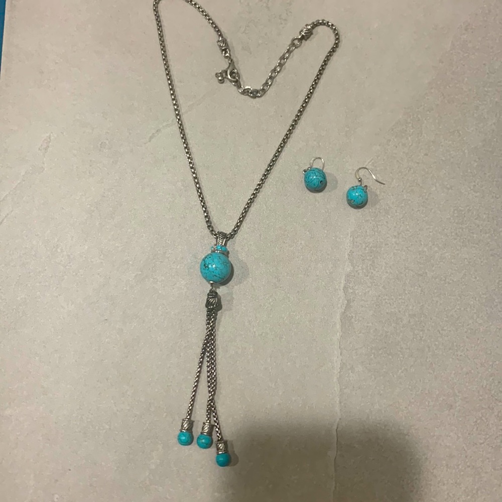 Gorgeous turquoise necklace earring set! Dress up or casual !Will get attention!